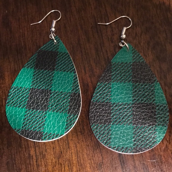 BRAND NEW LEATHER TWO-SIDED EARRINGS - Picture 1 of 1